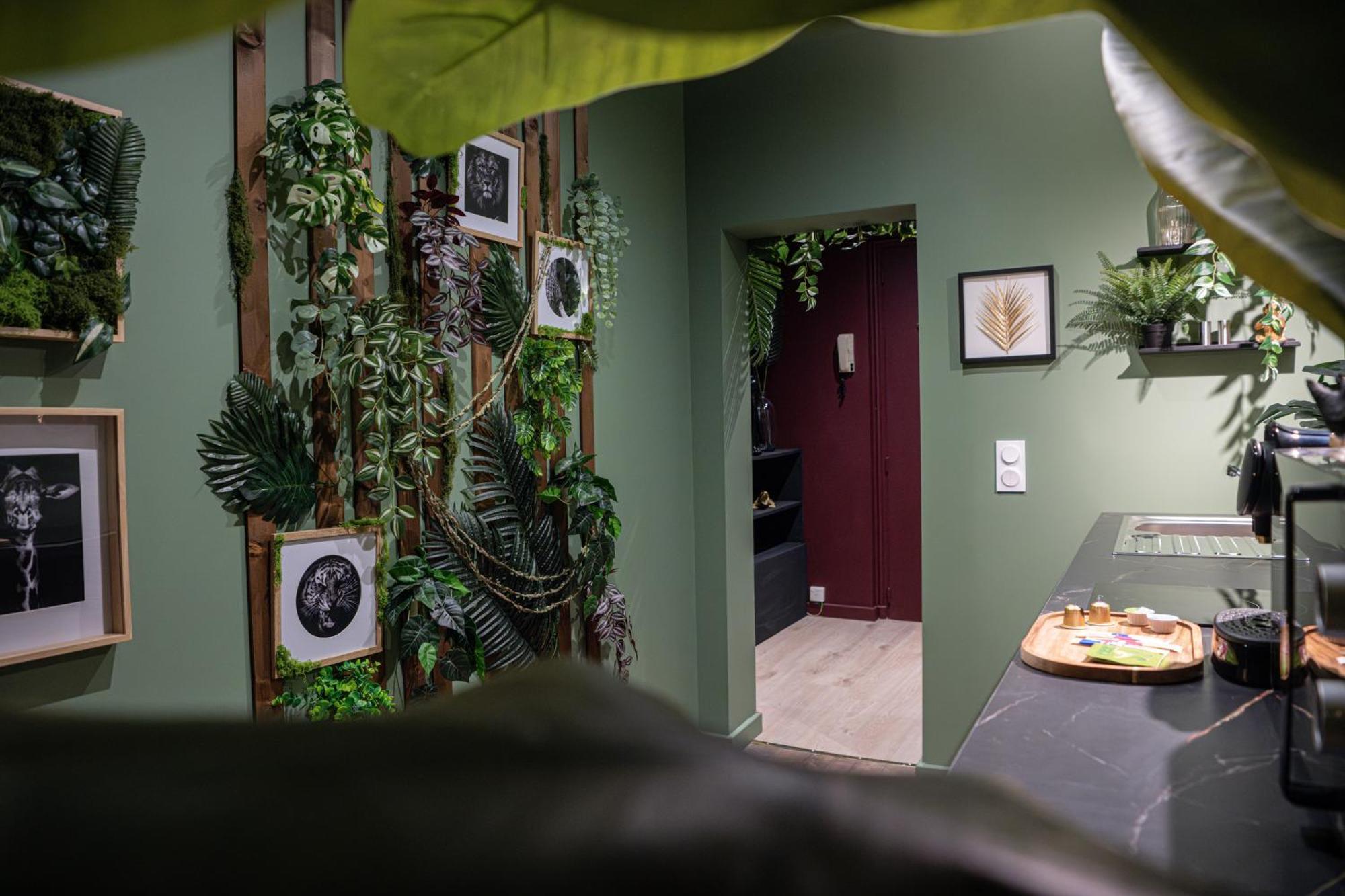 Secret Jungle - Love Room By Prim0 C0Nciergerie Royat Dış mekan fotoğraf